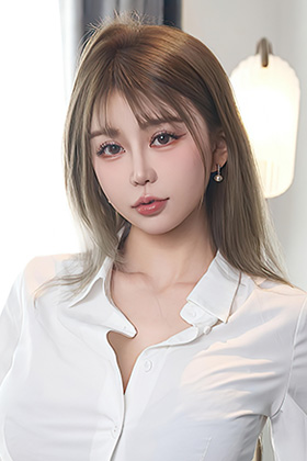 清纯美女甜仔凹凸有致的身材若隐若现