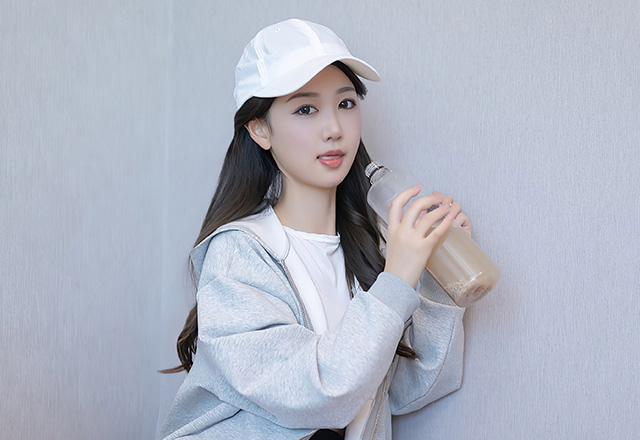 模特唐安琪蓝色制服COS装扮梦幻入魂