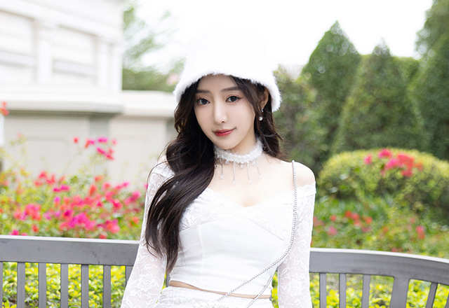 女神王馨瑶性感白色短裙写真美图