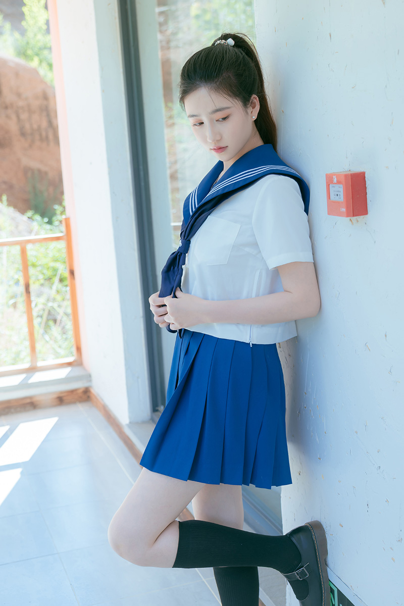 写真模特年年颜值和身材都非常完美