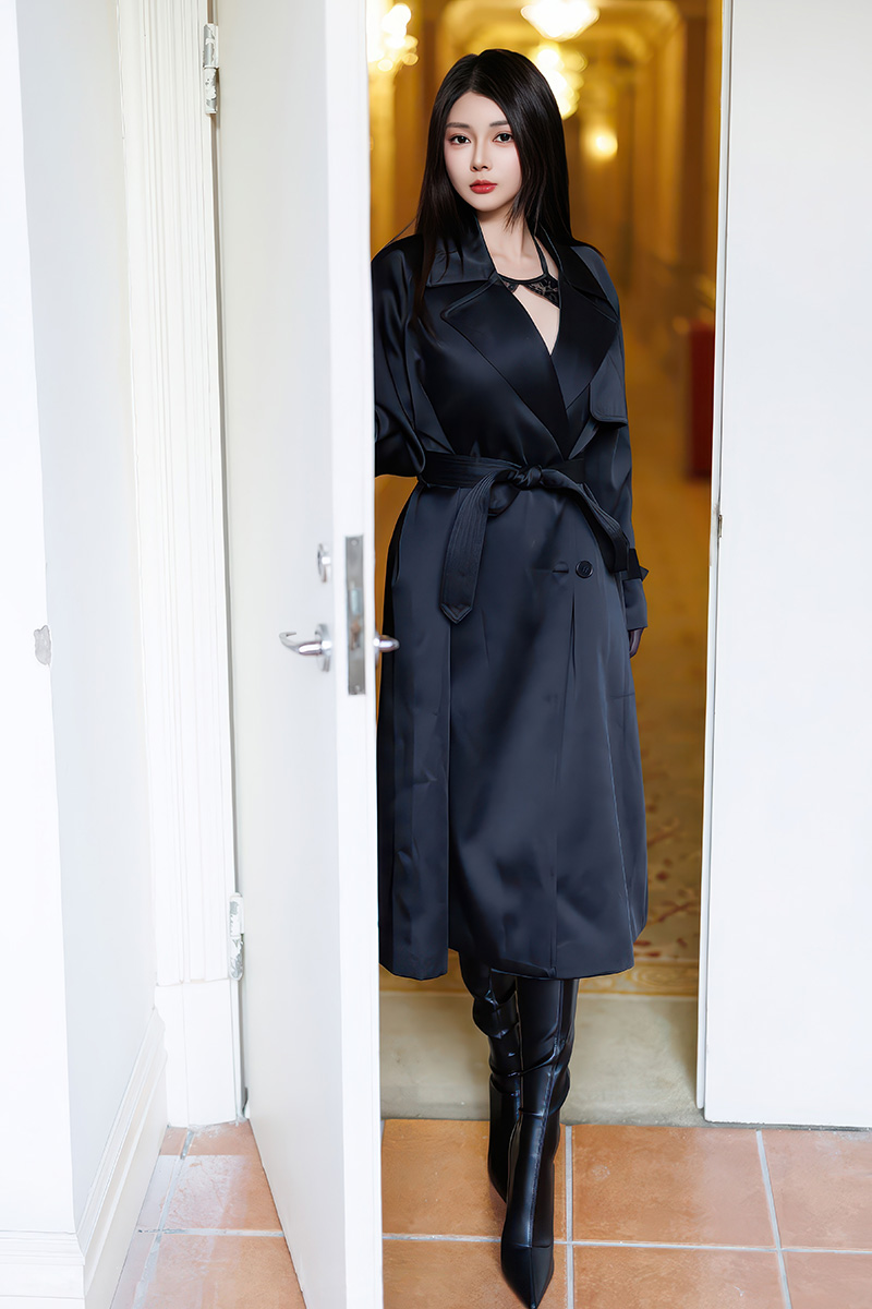 美女凯竹法师白T着装丰腴身材魅惑呈现