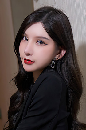 女神周于希黑色丝袜一双明眸妩媚含情