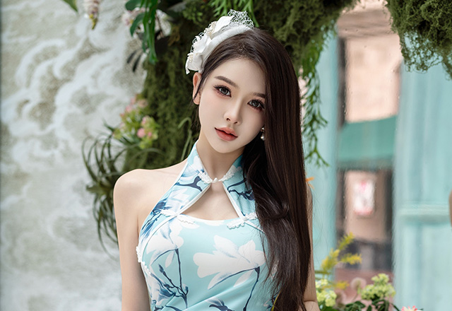 女神李丽莎性感蓝色旗袍美图婀娜妩媚