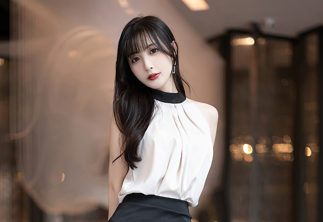 美女林星阑黑色短裙美图丝足美不胜收