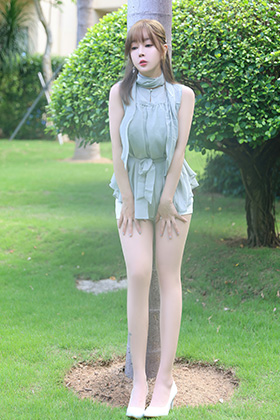 性感女神王雨纯旅拍写真姿态婀娜妩媚