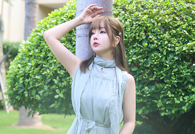 性感女神王雨纯旅拍写真姿态婀娜妩媚