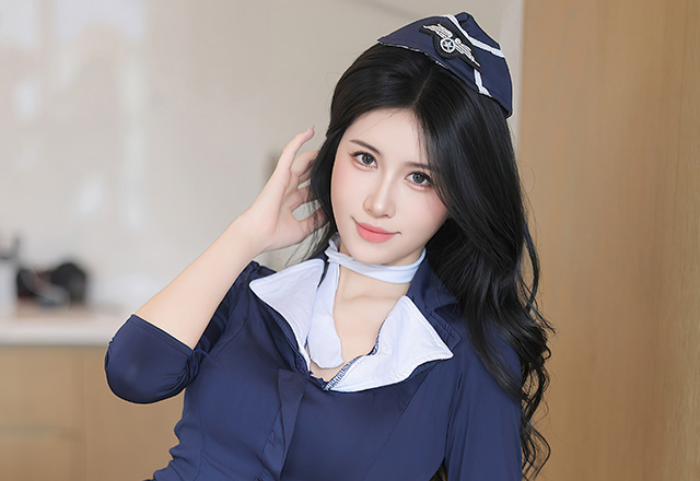 美女诗莉紫色连衣裙美图令人心动神摇