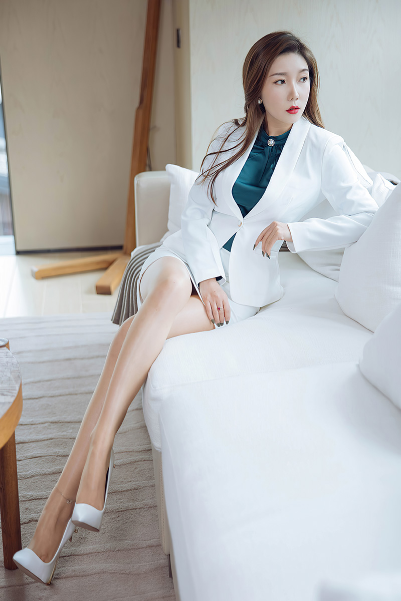 美腿模特艾静香极致朦胧丝袜写真美图