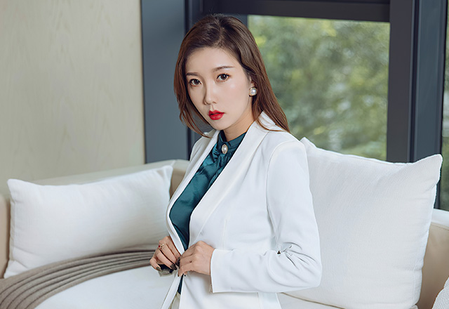 美腿模特艾静香极致朦胧丝袜写真美图