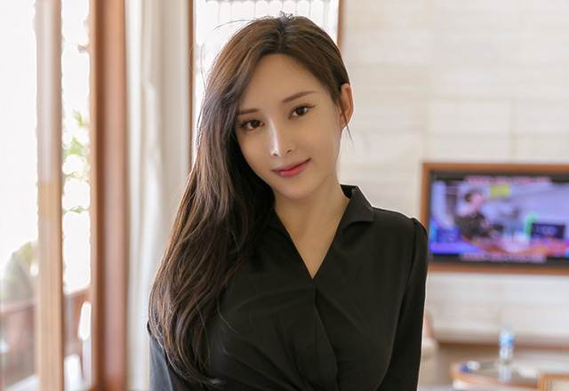 御姐周妍希婀娜多姿绝佳娇躯别样呈现