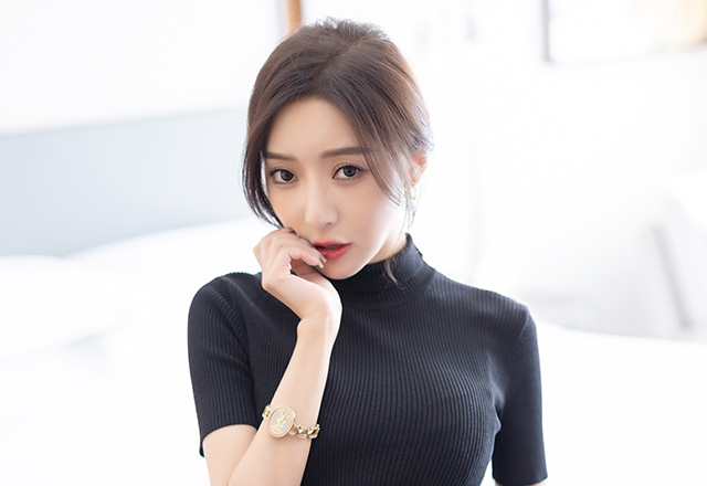 女神王馨瑶黑色OL西服装扮姿态妩媚