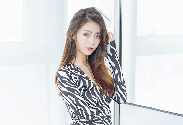 美女模特可乐清秀靓丽的颜值娇柔动人