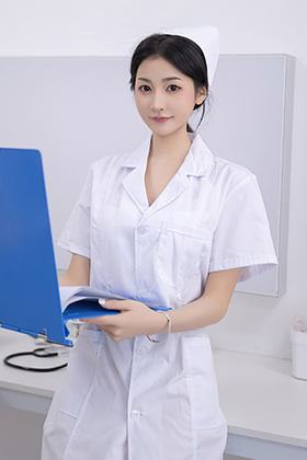 模特鱼尾白色护士制服美图身姿完美