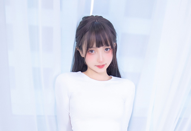 可爱小姐姐神楽坂真冬瑜伽服写真图