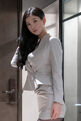 超好看的妹子李雅柔高挑身材非常迷人