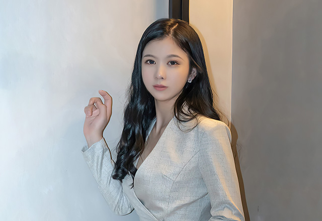 超好看的妹子李雅柔高挑身材非常迷人