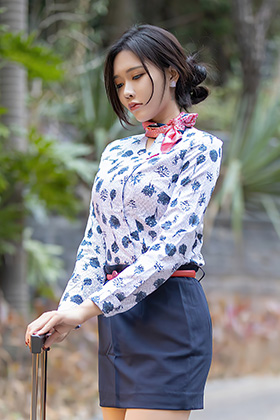 美腿模特娜比写真图空乘制服魅力独特