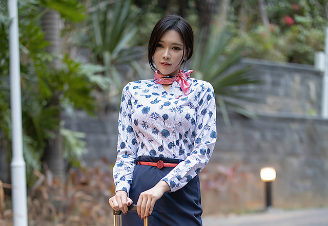 美腿模特娜比写真图空乘制服魅力独特