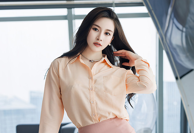 气质美女Vanessa丝袜美足灵动细腻