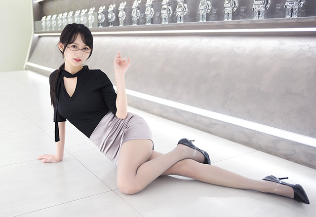 清纯甜美的网红妹子庭树沐年美图