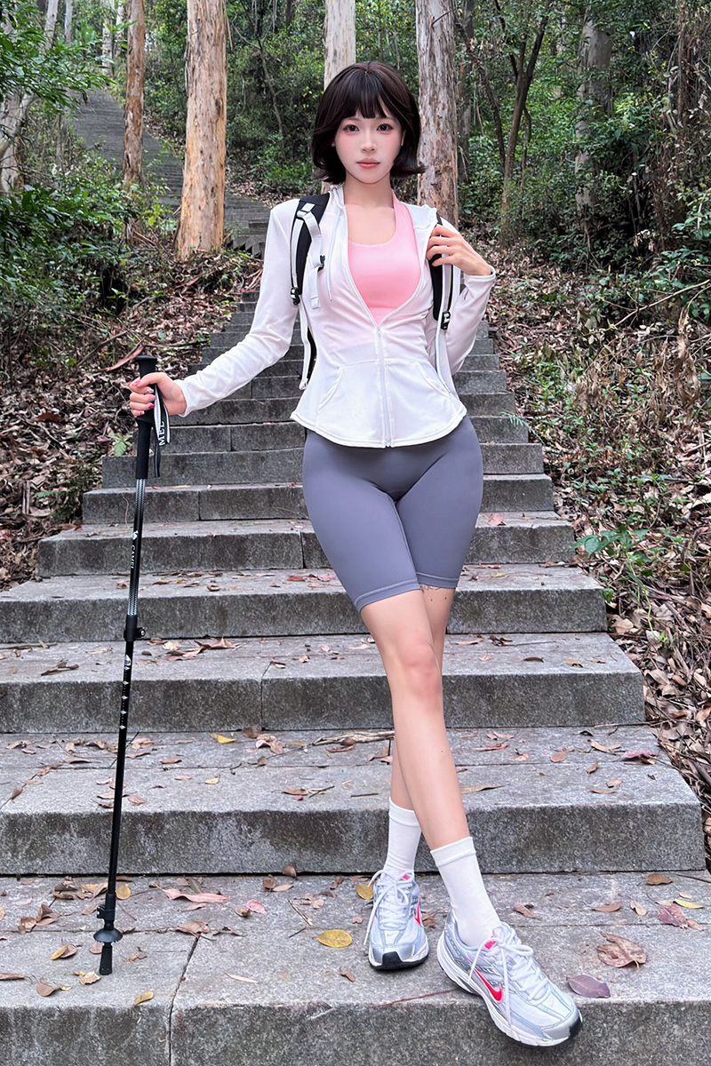 清纯苗条妹子麻薯好吃的登山日记