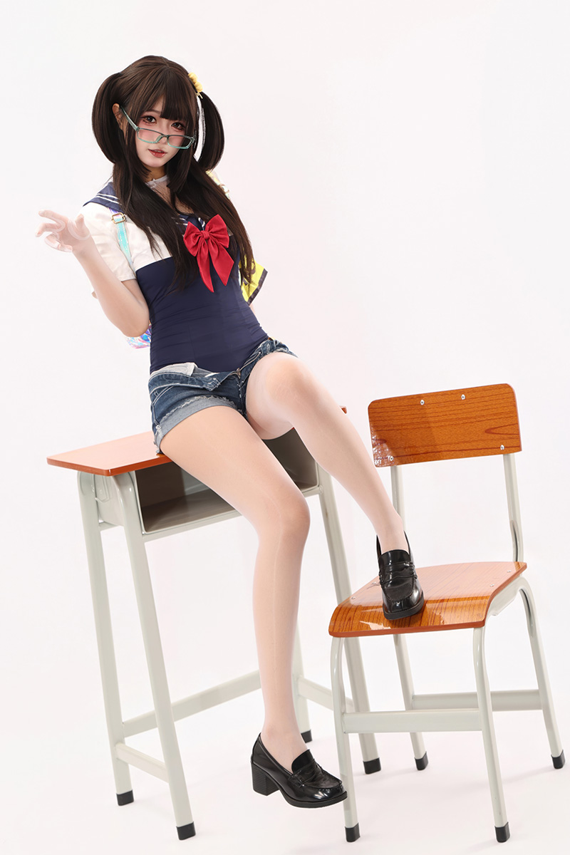 美女柒柒要乖哦连体白丝死库水美图