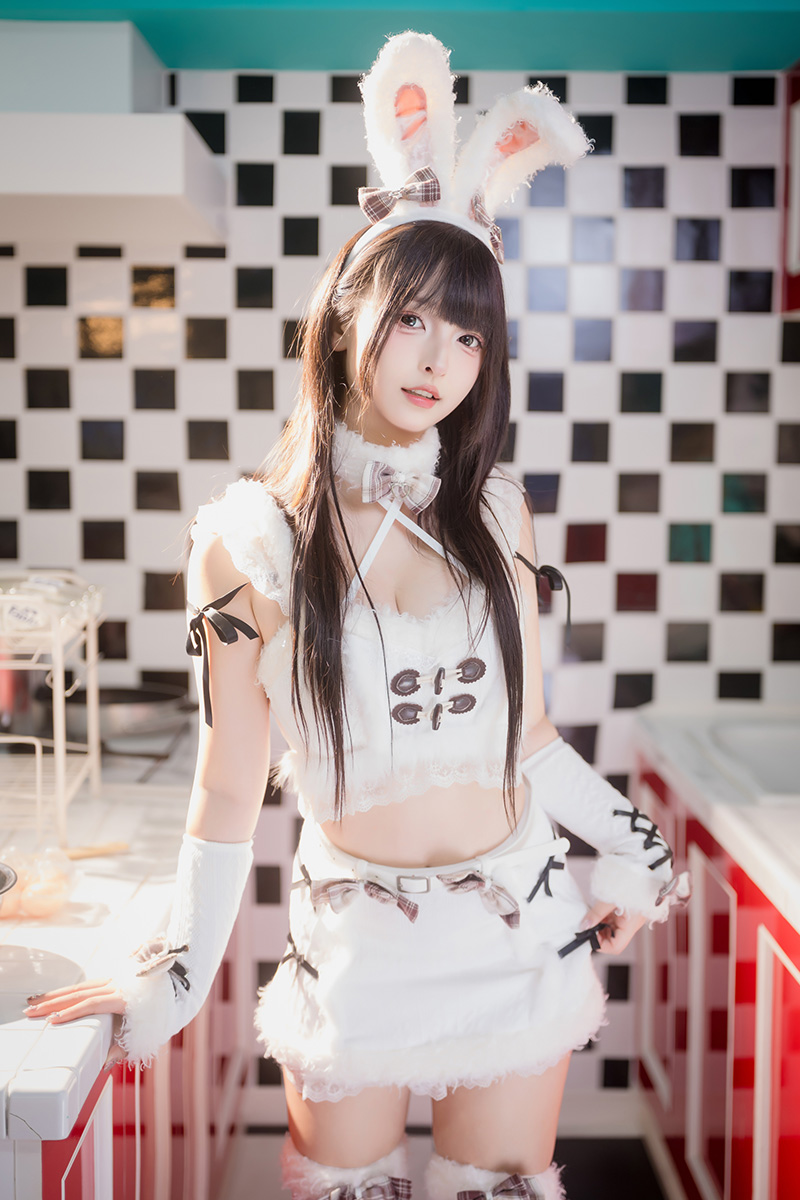 清纯美女神楽坂真冬毛绒白兔装写真图