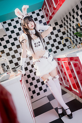 清纯美女神楽坂真冬毛绒白兔装写真图