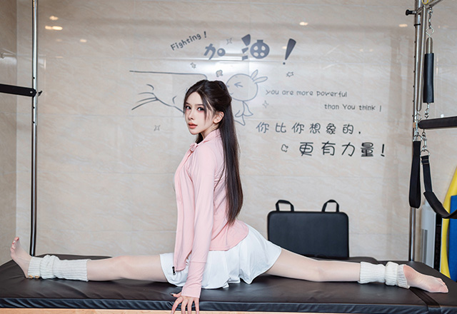 女神李丽莎白色婚纱私房图身姿曼妙