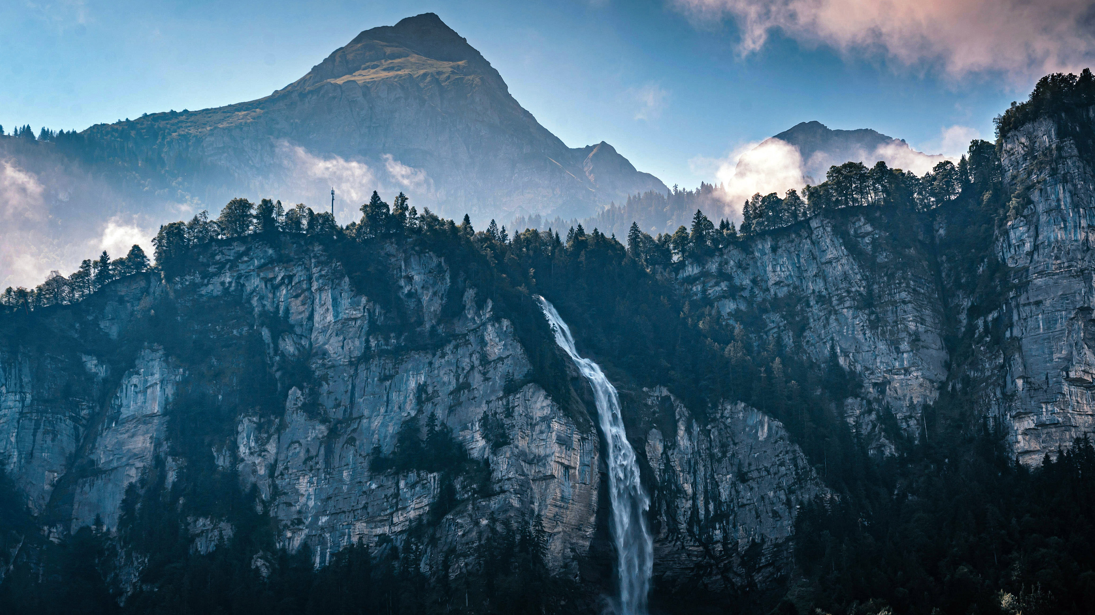 瑞士莱辛巴赫瀑布