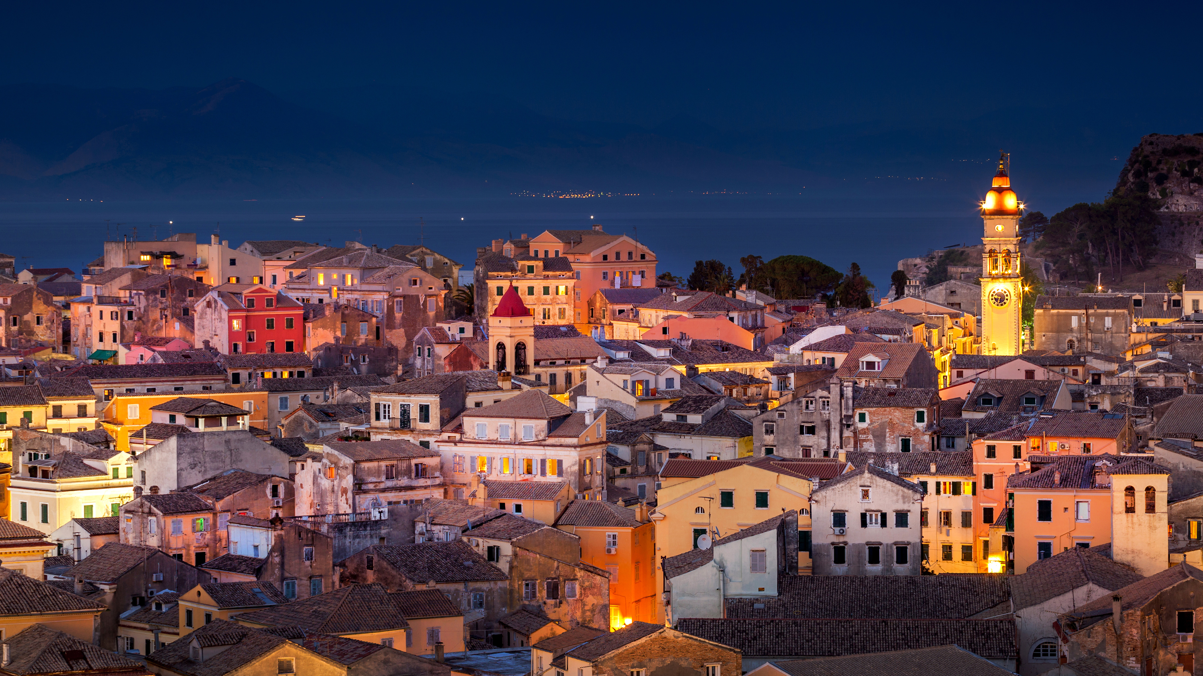 希腊科孚岛的夜晚