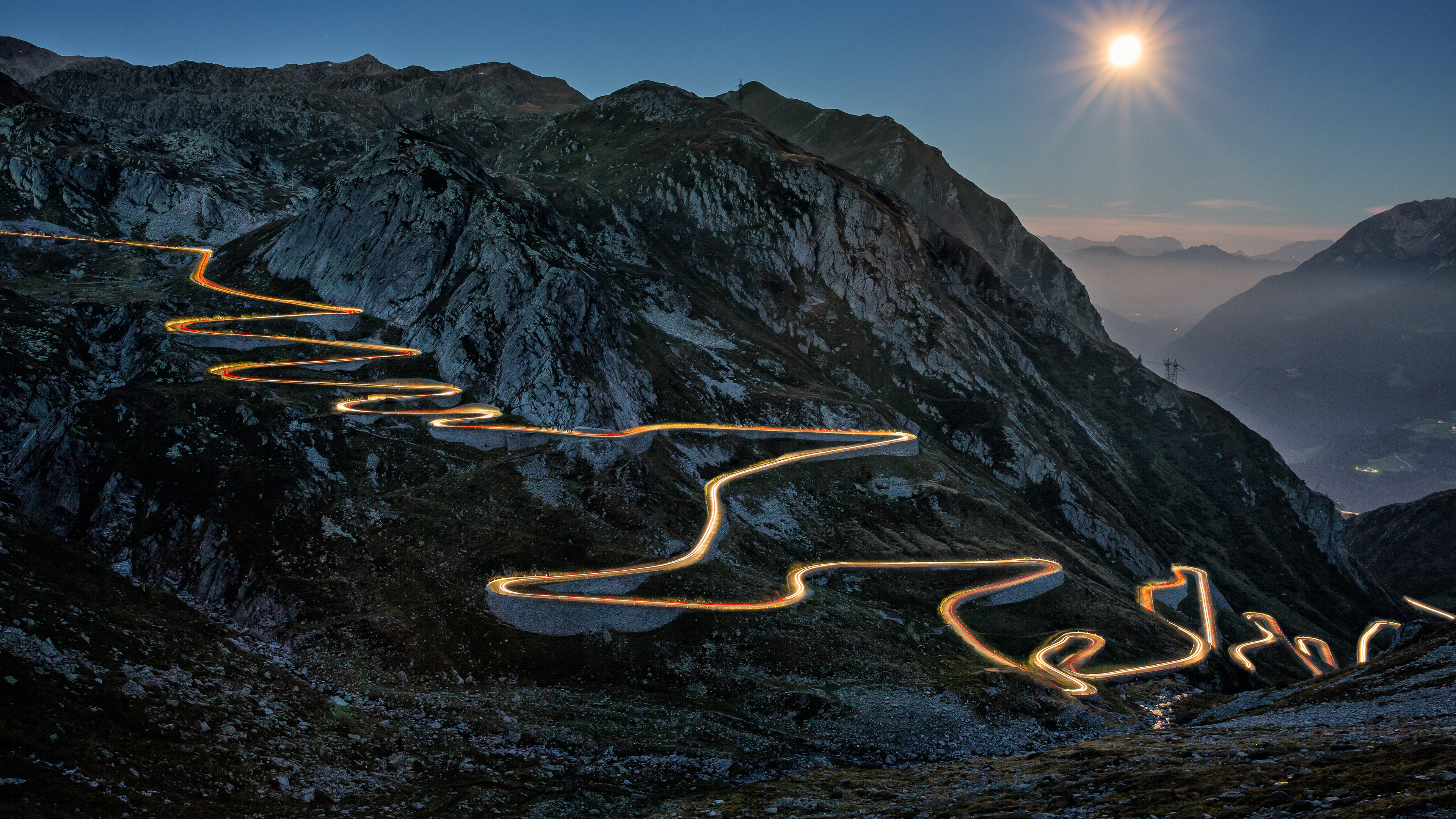特雷莫拉公路在圣哥达山口