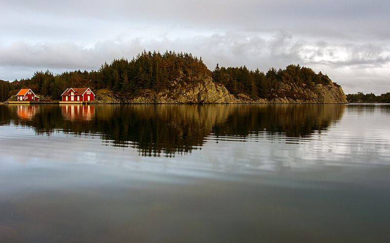 挪威罗加兰郡的一处湖面