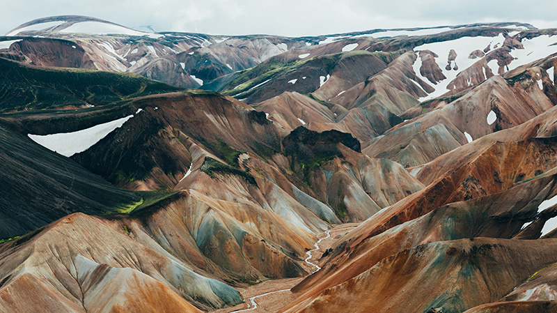 冰岛的一处非常奇特的群山