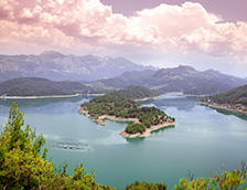 土耳其一处优美的湖泊