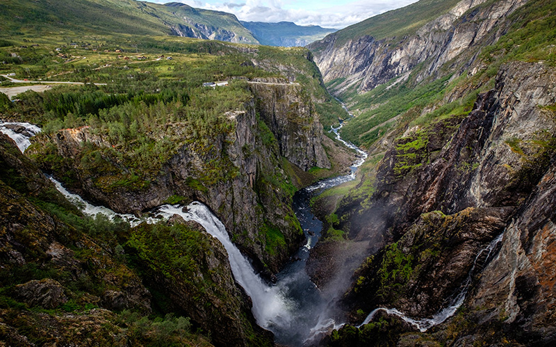 挪威哈丹格尔大瀑布