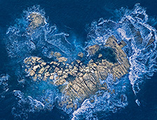 悉尼海岸的一个心形岩石岛