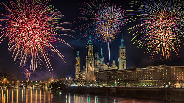 西班牙萨拉戈萨市夜景