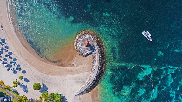 印尼努沙杜瓦海岸与防波堤