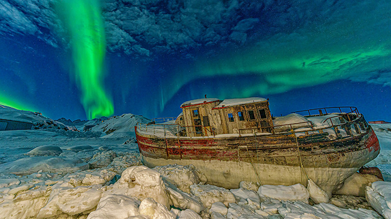 格陵兰岛上空的极光