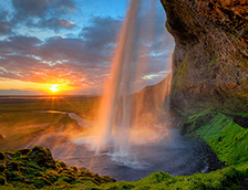 冰岛南海岸附近塞里雅兰瀑布