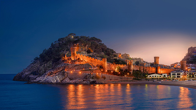 西班牙滨海托萨小镇