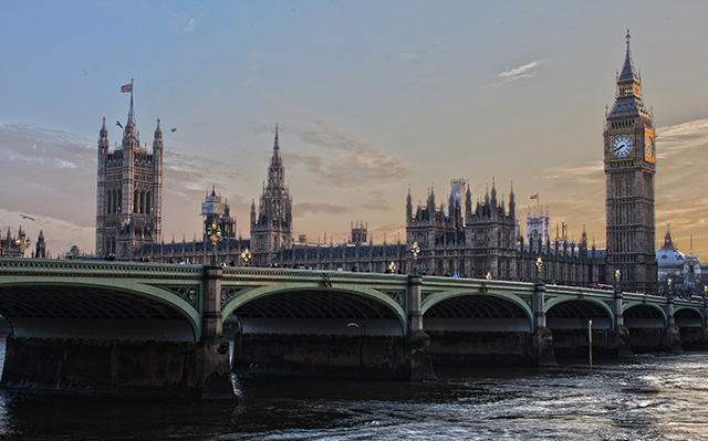 英国泰晤士河畔