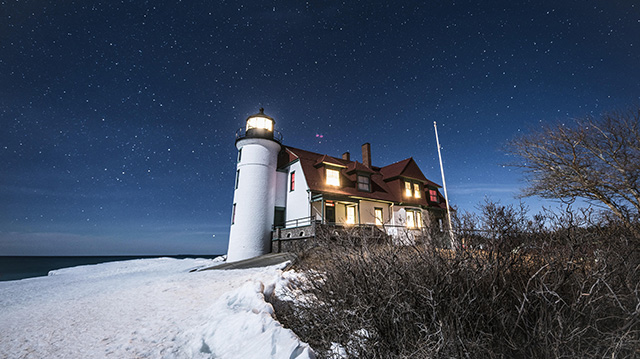 繁星点点的天空下