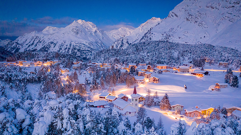 瑞士马洛亚小镇雪景