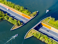 荷兰费吕沃湖水道桥