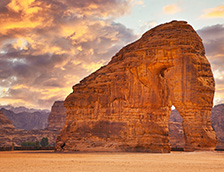 沙特阿拉伯古城欧拉大象岩