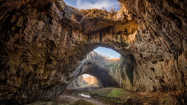 保加利亚德弗塔什卡洞