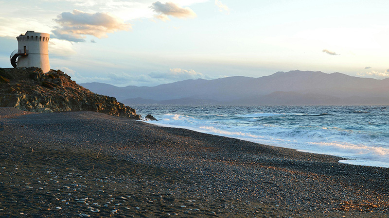 奥格里亚斯特罗海滩边