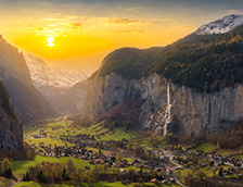 劳特布隆嫩的施陶巴赫瀑布